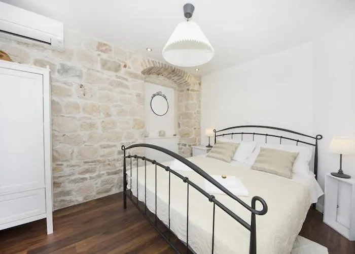 Апартаменты Stone Elegance St *